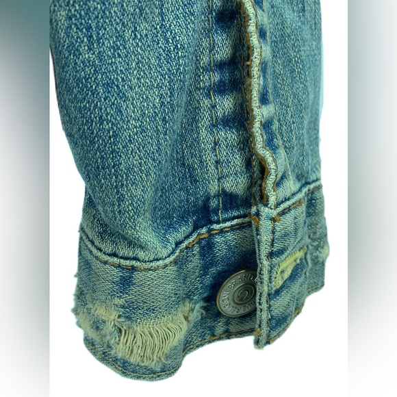 SOLD 😁 True Religion Distressed Denim Jacket - Picture 11 of 12